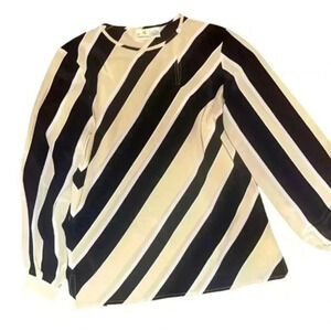 LIZ CLAIBORNE SILK BLOUSE